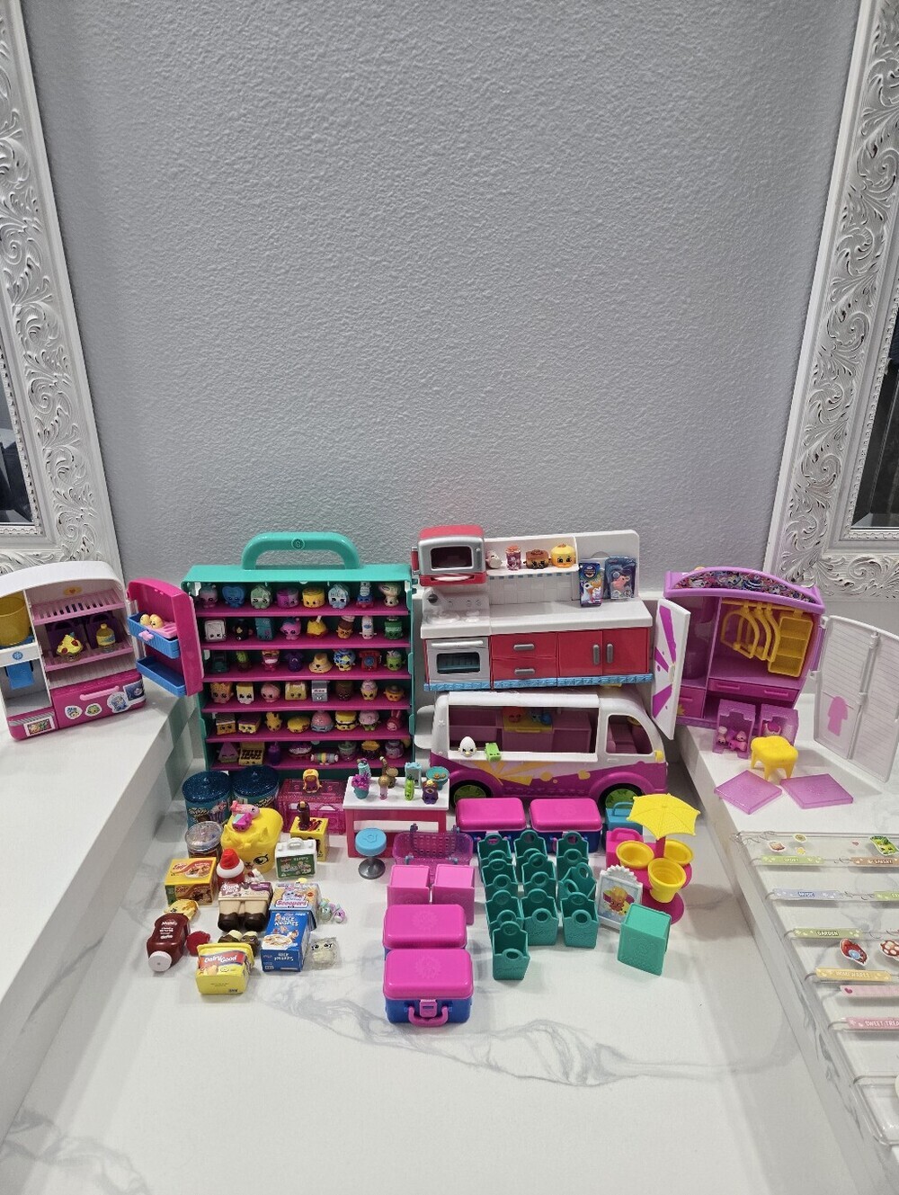 Ginormous OG Shopkins Playset Bundle with Pink, Teal and White Accessories - Picture 9 of 16